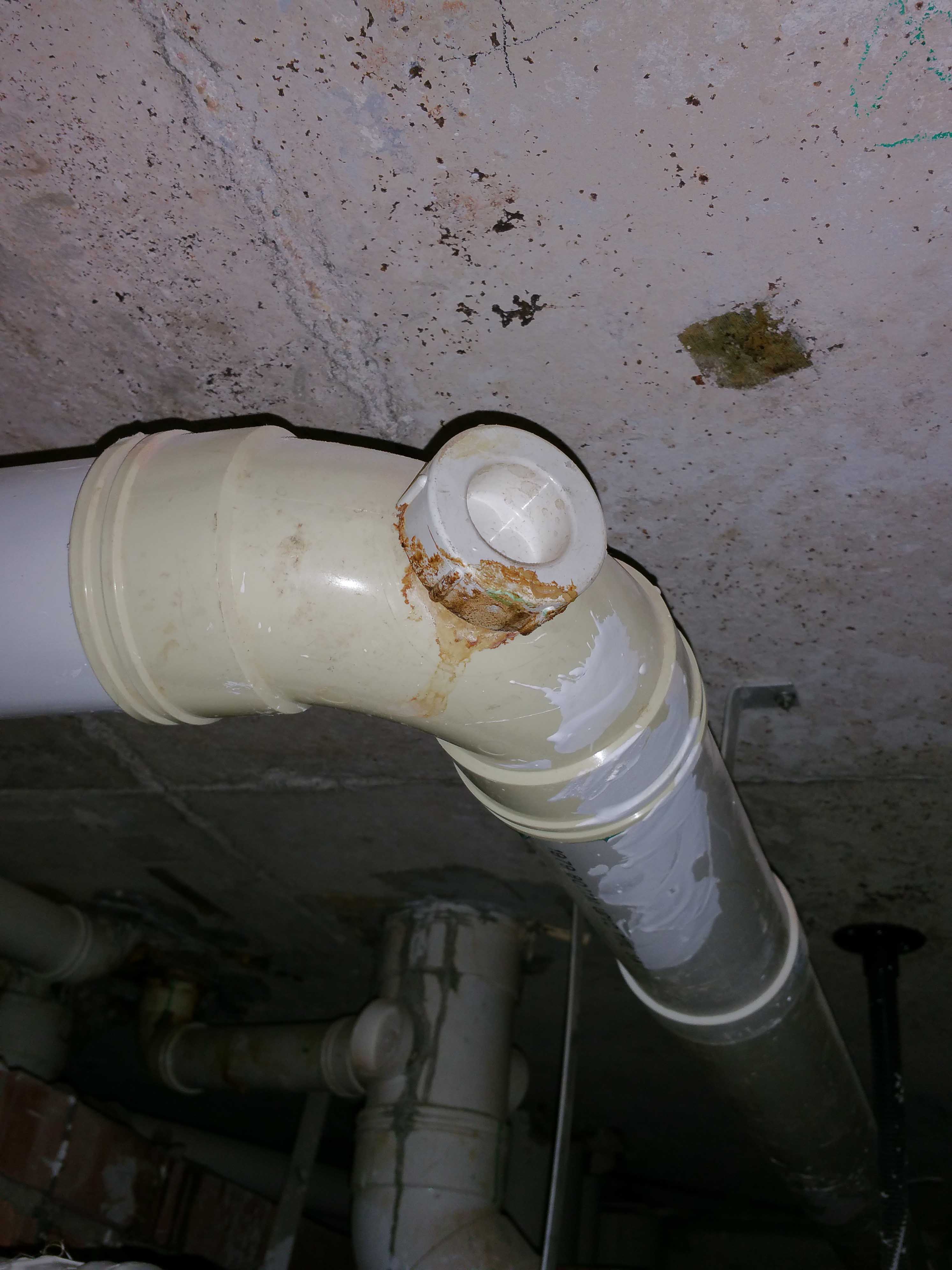 21. waste pipe cover leak. ceiling damaged..jpg